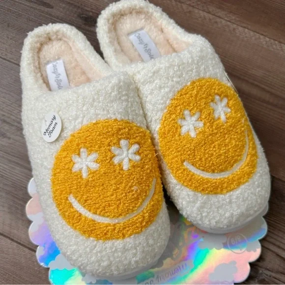 Happy Face Plush Slippers - Picture 4 of 8